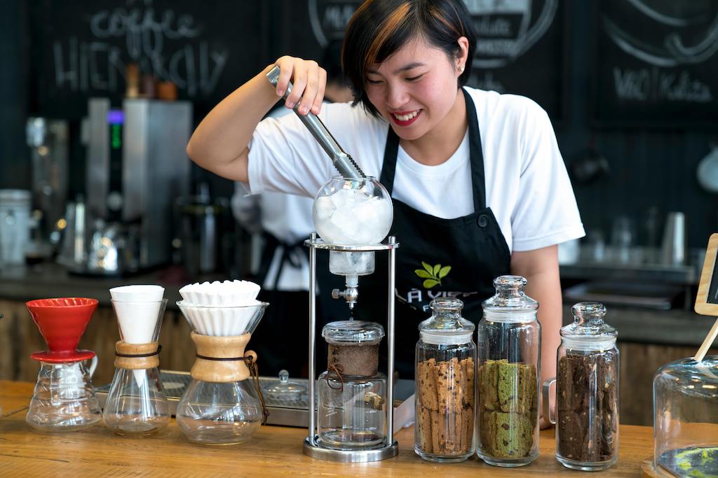 コーヒーショップビジネスプラン: 財務予測